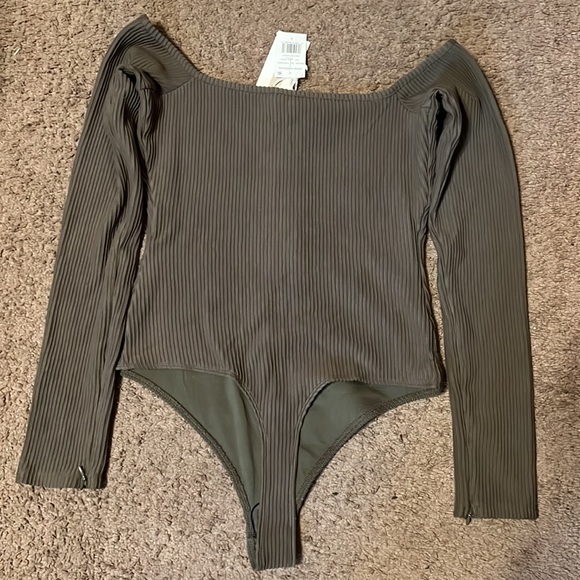 Good American Thong Bodysuit - Picture 6 of 9